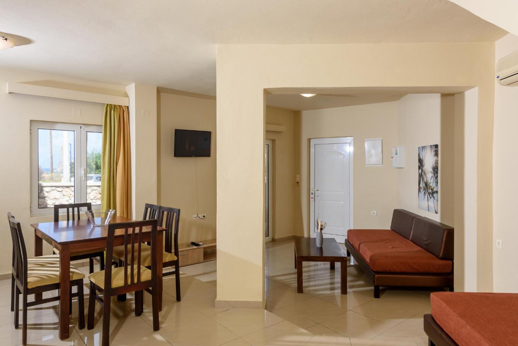 โรงแรมธีโอ Agia Marina  ภายนอก รูปภาพ