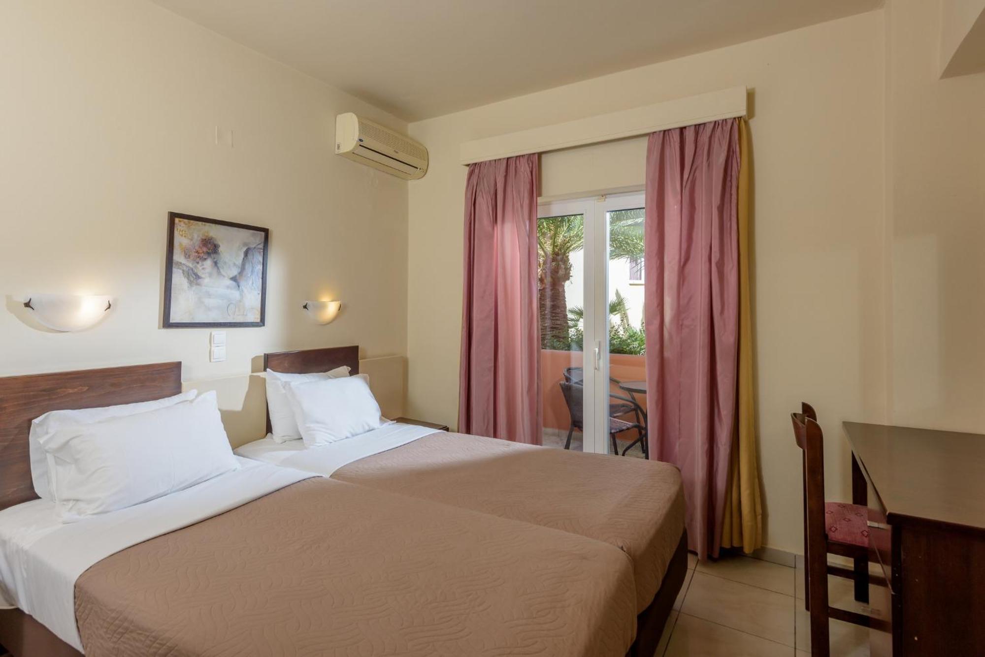 โรงแรมธีโอ Agia Marina  ห้อง รูปภาพ